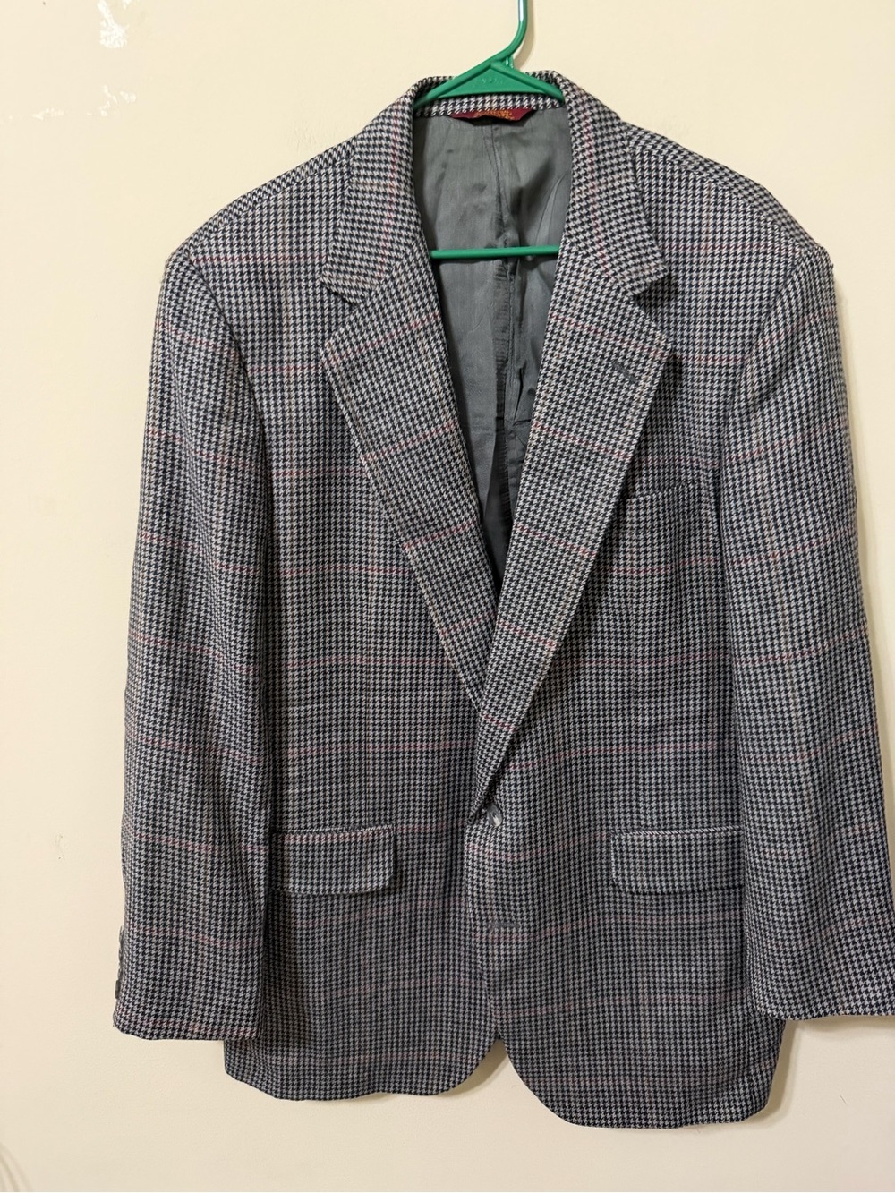 Corbin Culwell Dallas 44L Men's Glen Plaid Blazer in Grey with Subtle Red Check